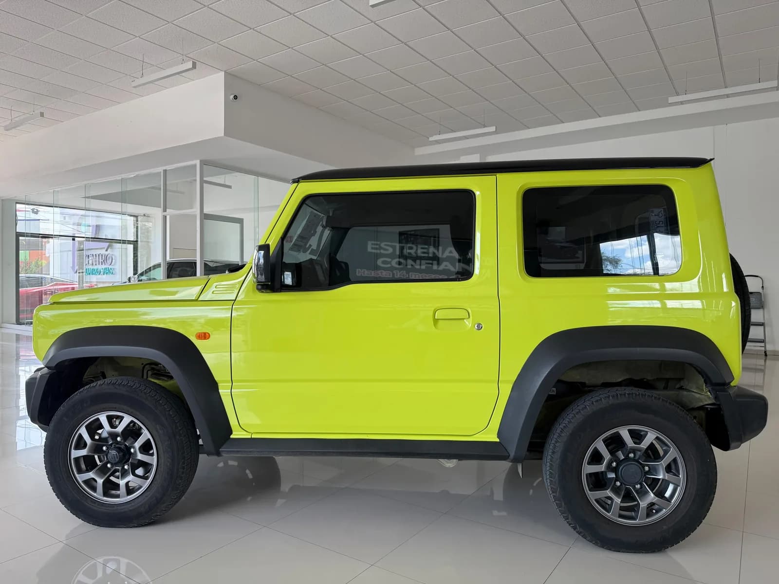Suzuki SUZUKI JIMNY GLX TA 2023 - más imágenes