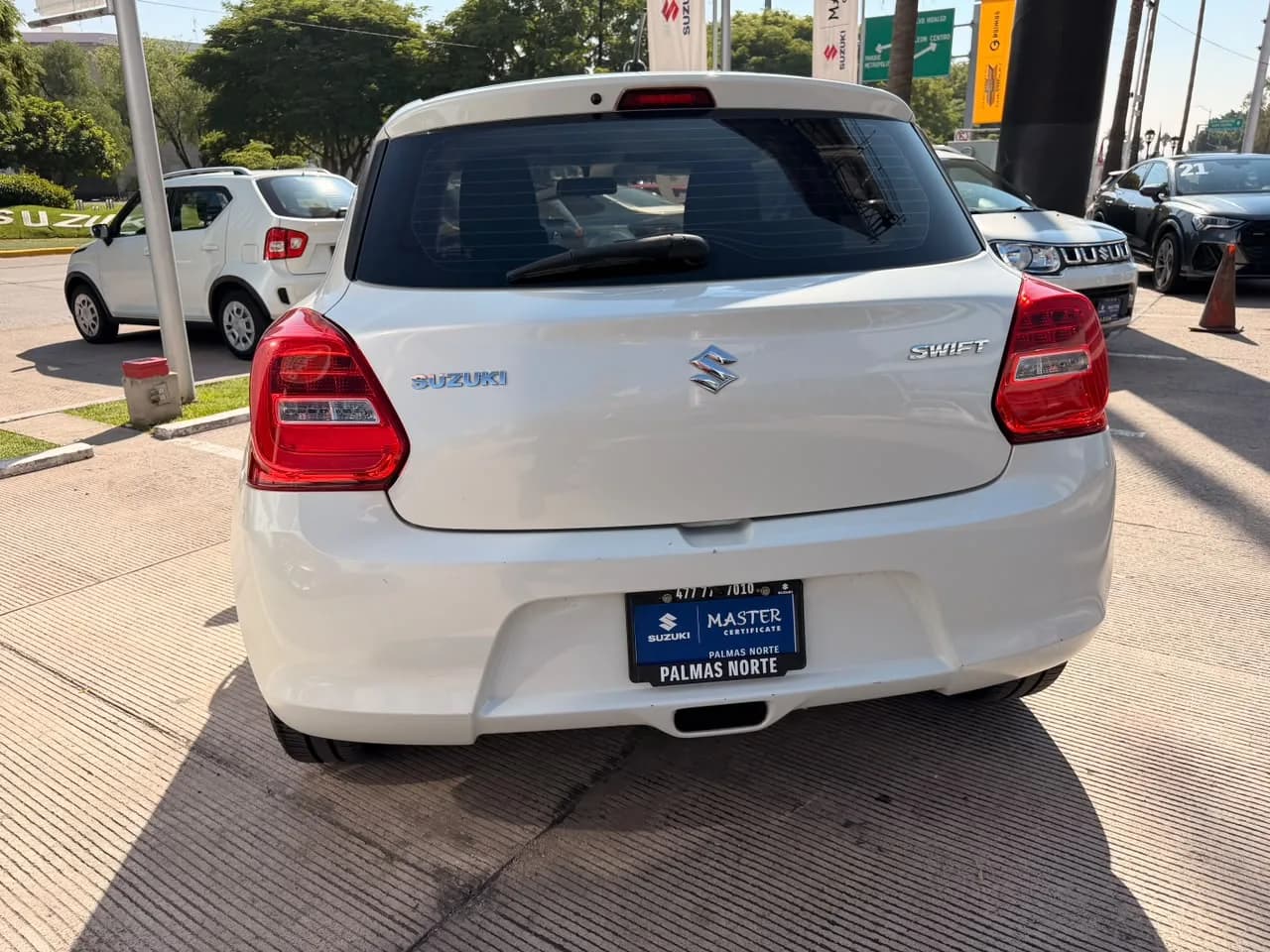 Suzuki SUZUKI SWIFT GLX 1.2L 4CIL 2WD TM5 2019 - imagen 3