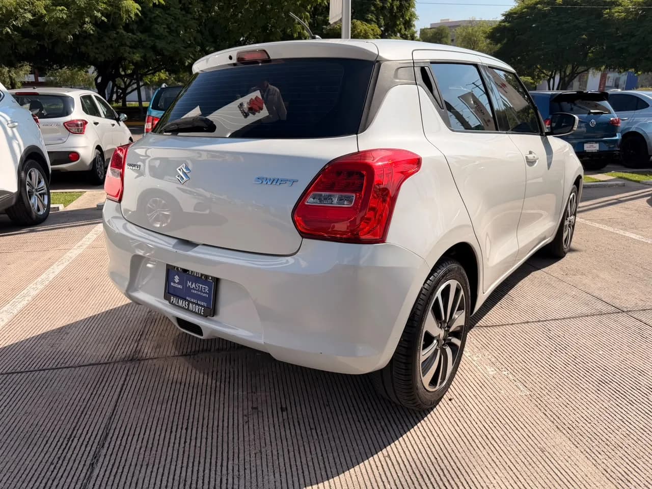 Suzuki SUZUKI SWIFT GLX 1.2L 4CIL 2WD TM5 2019 - imagen 4